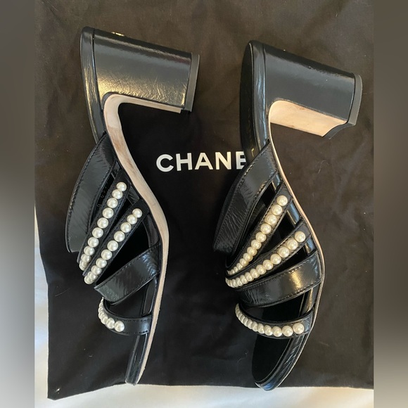 Chanel 20P Black White Pearl Strap CC Logo Slide Slip Sandal Mule Block Heel 38 - Picture 7 of 13